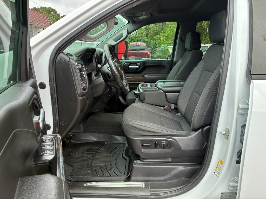Photo 9 of this CHEVROLET SILVERADO 2500