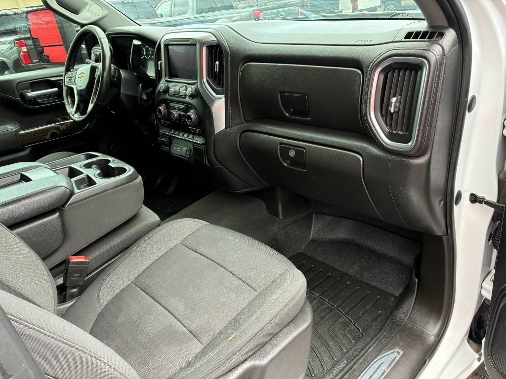 Photo 16 of this CHEVROLET SILVERADO 2500