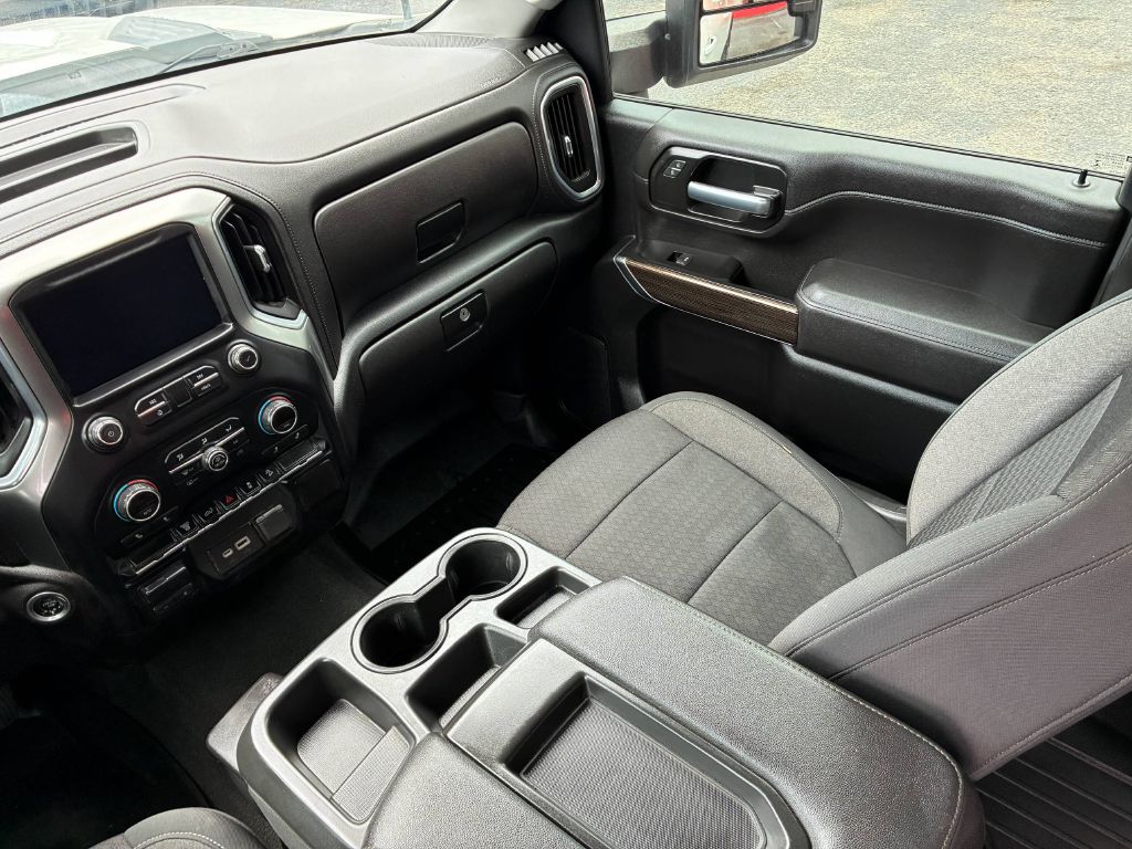 Photo 19 of this CHEVROLET SILVERADO 2500