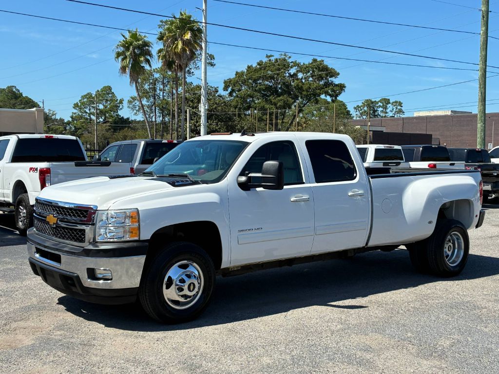 Photo 2 of this CHEVROLET SILVERADO 3500