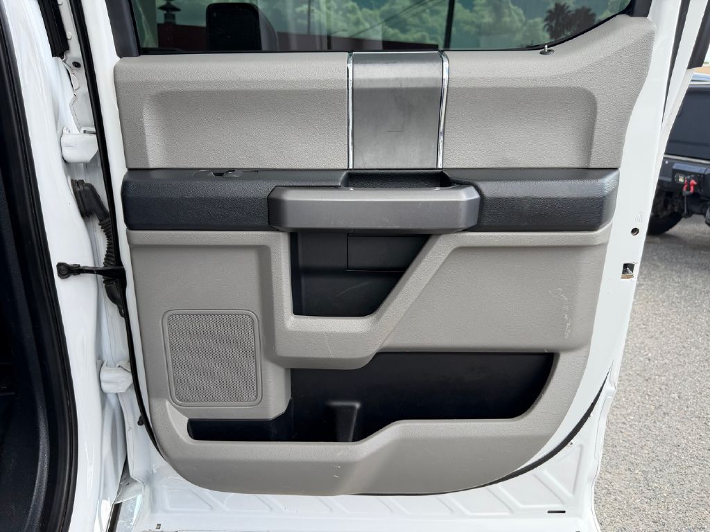 Photo 20 of this FORD F250 SUPER DUTY