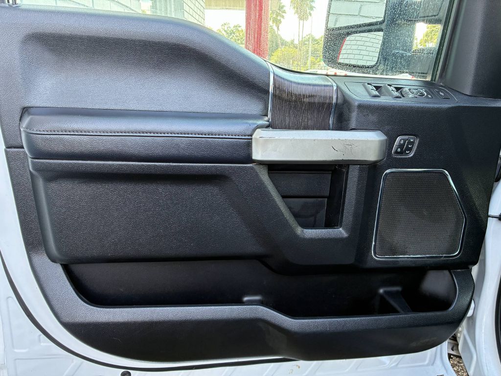 Photo 11 of this FORD F250 SUPER DUTY
