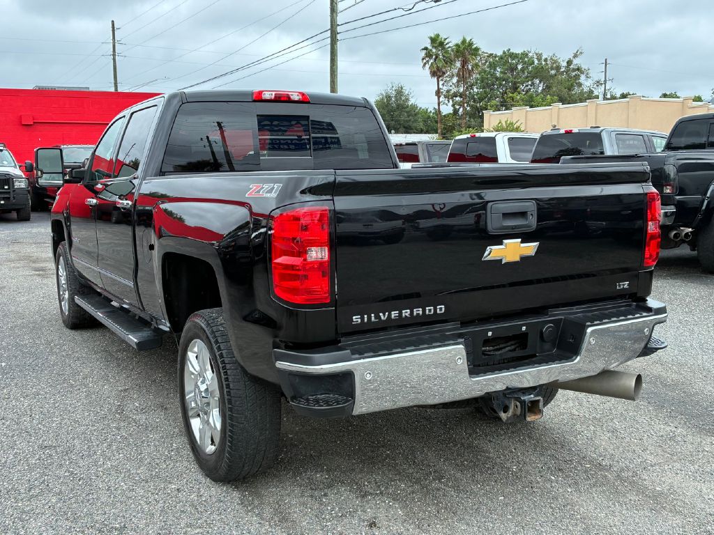Photo 4 of this CHEVROLET SILVERADO 2500