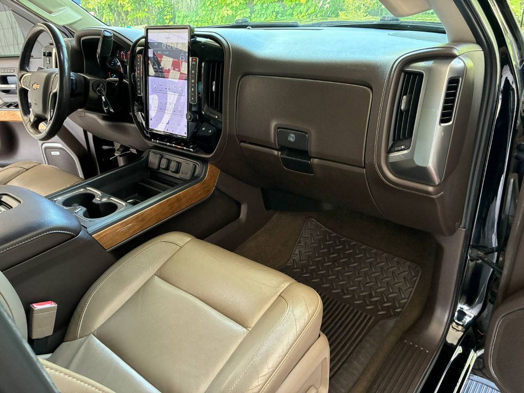 Photo 16 of this CHEVROLET SILVERADO 2500