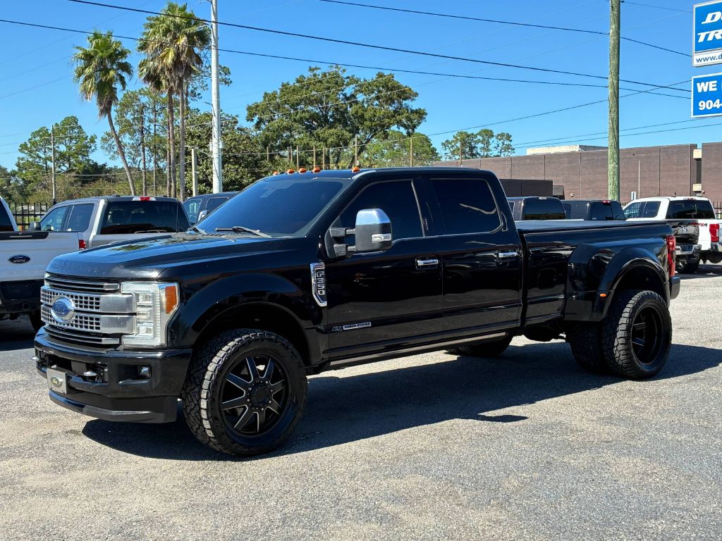 Photo 2 of this FORD F350 SUPER DUTY
