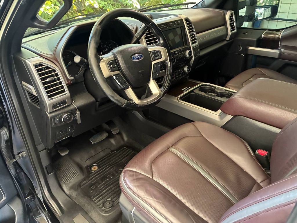 Photo 10 of this FORD F350 SUPER DUTY