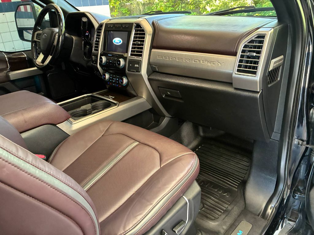 Photo 15 of this FORD F350 SUPER DUTY