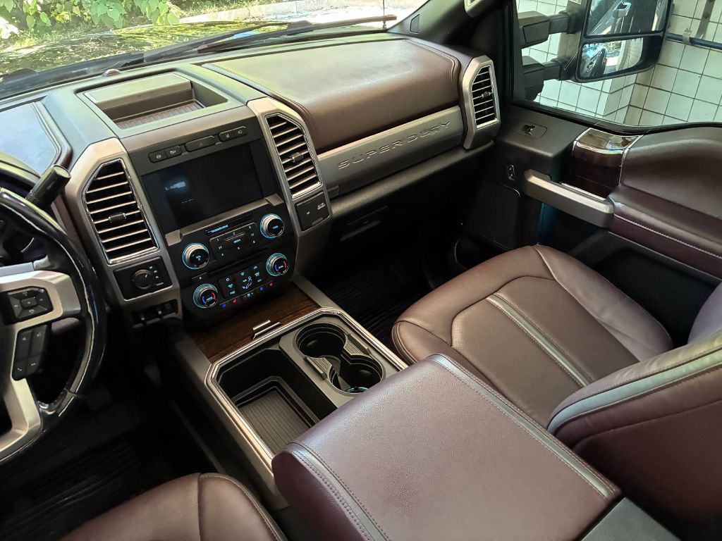 Photo 19 of this FORD F350 SUPER DUTY