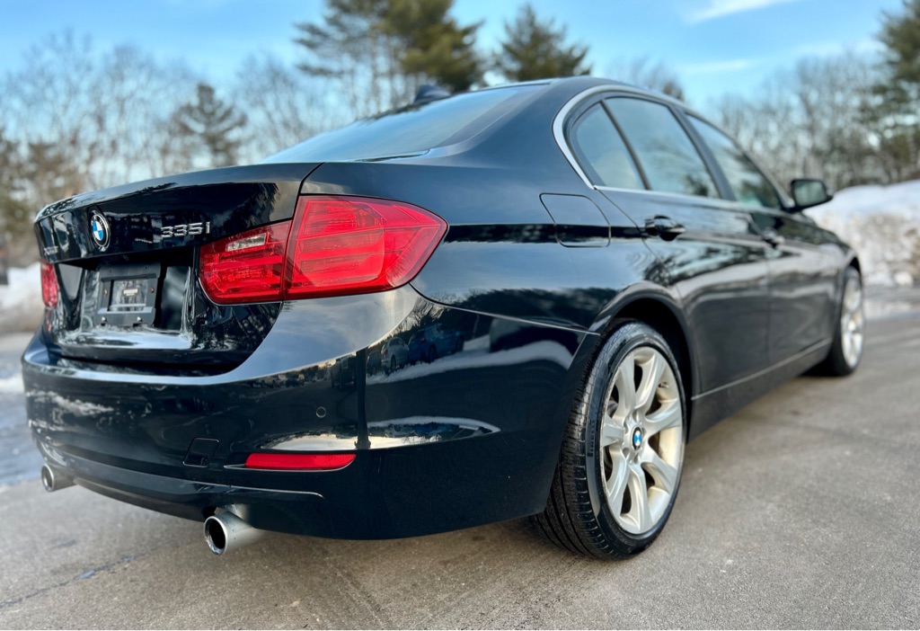 Photo 7 of this BMW 3 SERIES