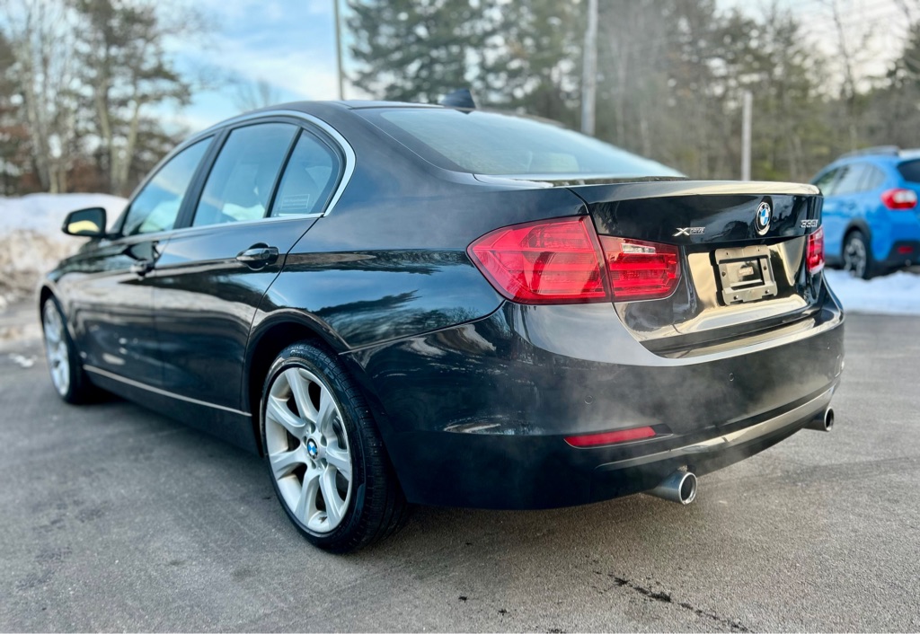 Photo 5 of this BMW 3 SERIES