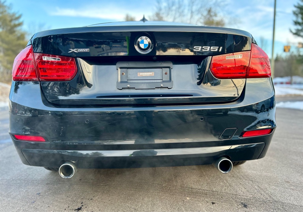 Photo 6 of this BMW 3 SERIES