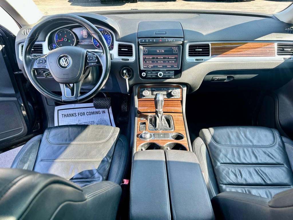 Photo 16 of this VOLKSWAGEN TOUAREG