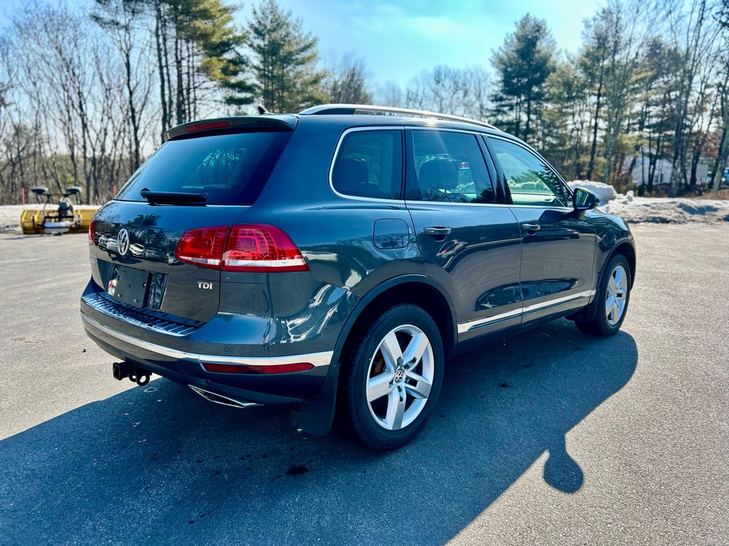 Photo 7 of this VOLKSWAGEN TOUAREG