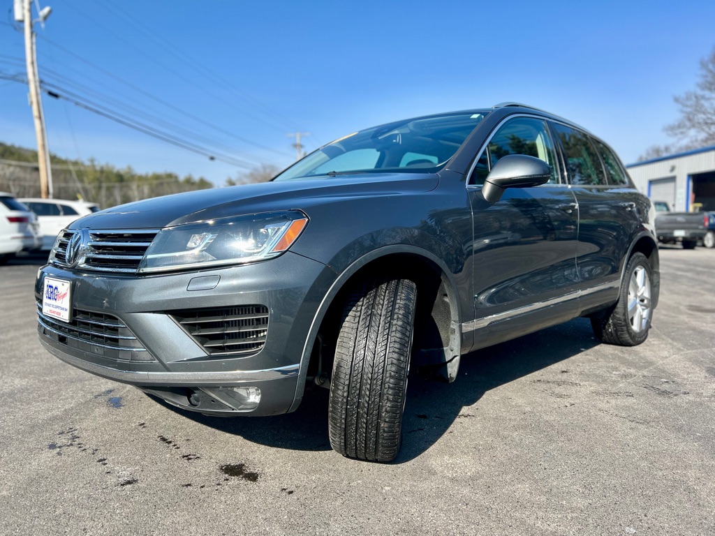 Photo 3 of this VOLKSWAGEN TOUAREG