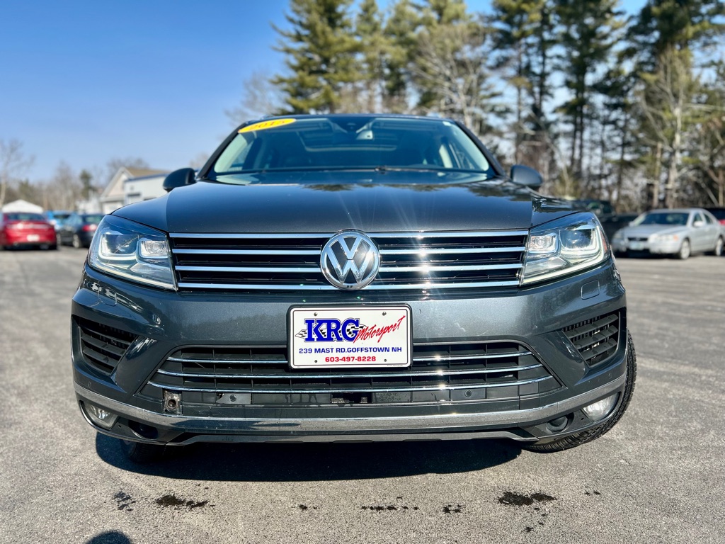 Photo 2 of this VOLKSWAGEN TOUAREG