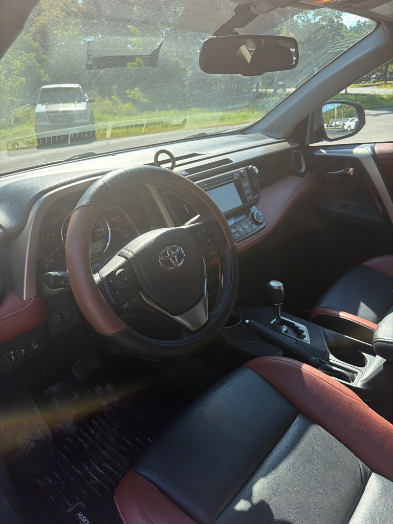 Photo 9 of this TOYOTA RAV4
