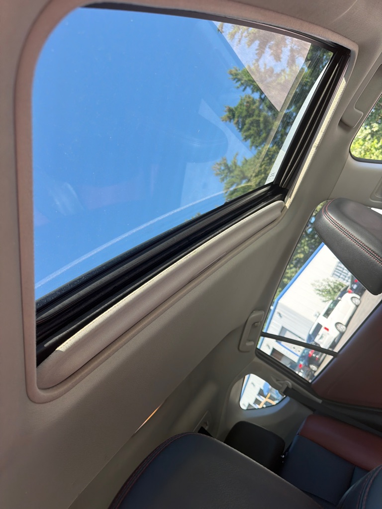 Photo 12 of this TOYOTA RAV4