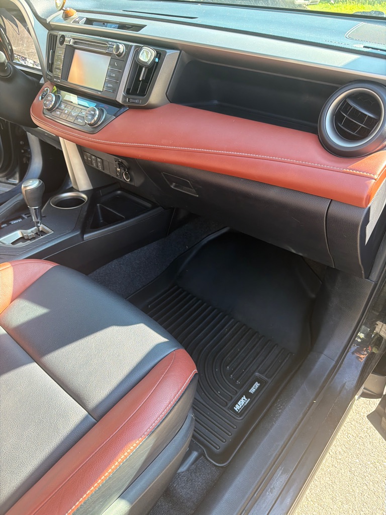 Photo 11 of this TOYOTA RAV4