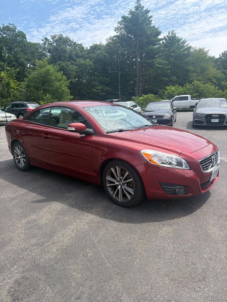 Photo 4 of this VOLVO C70