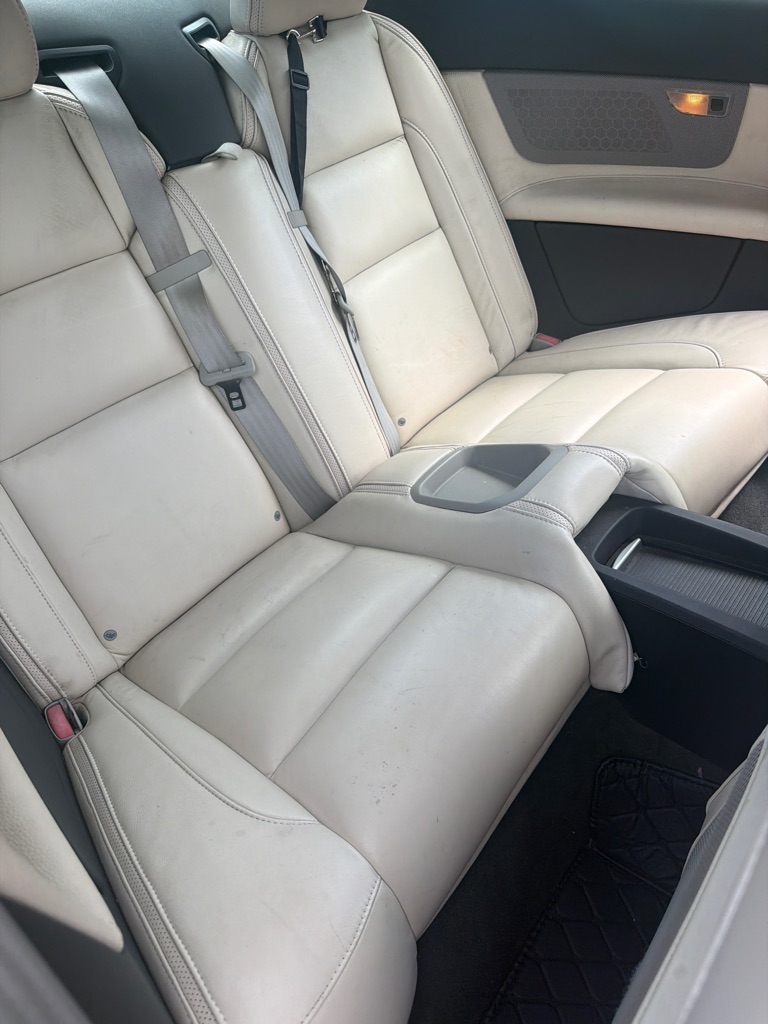 Photo 15 of this VOLVO C70