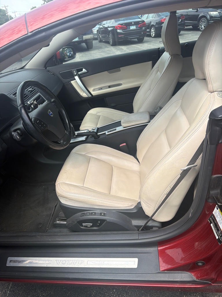 Photo 11 of this VOLVO C70