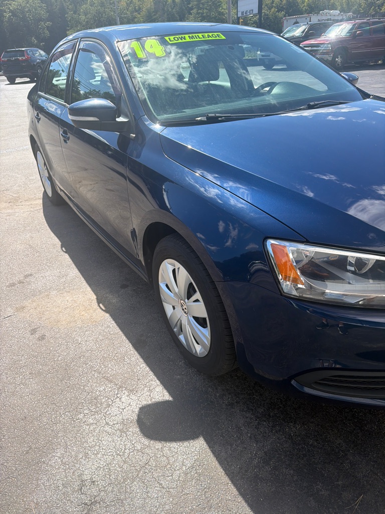 Photo 4 of this VOLKSWAGEN JETTA