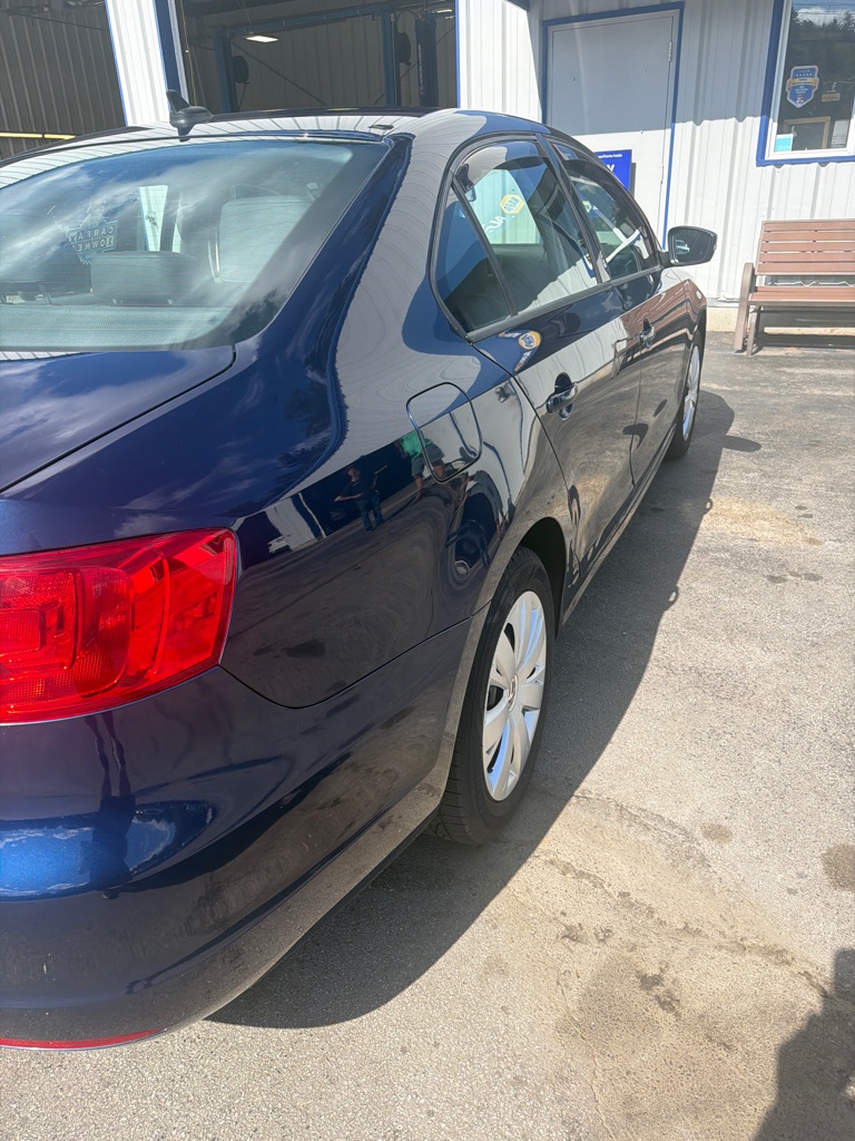 Photo 5 of this VOLKSWAGEN JETTA