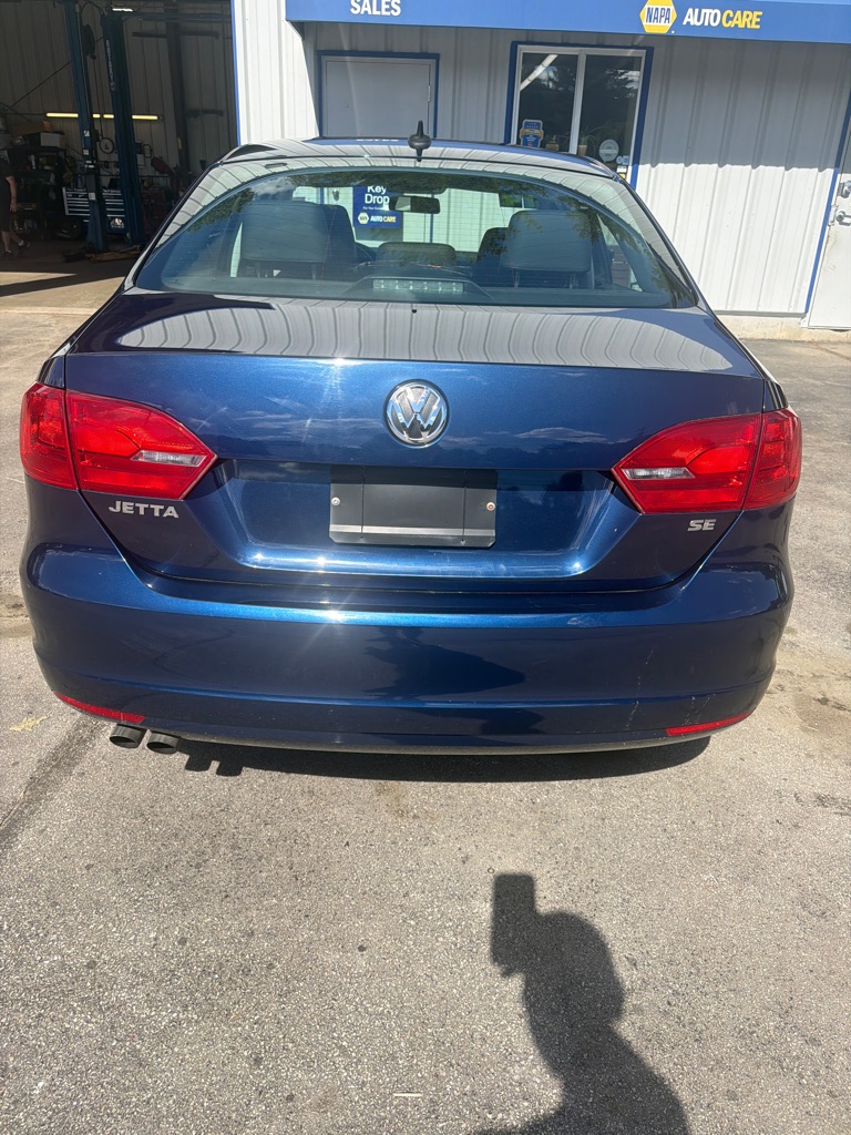 Photo 7 of this VOLKSWAGEN JETTA