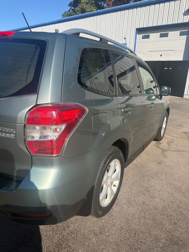 Photo 4 of this SUBARU FORESTER