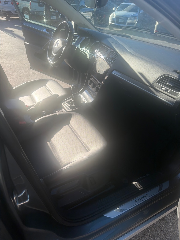 Photo 13 of this VOLKSWAGEN GOLF ALLTRACK