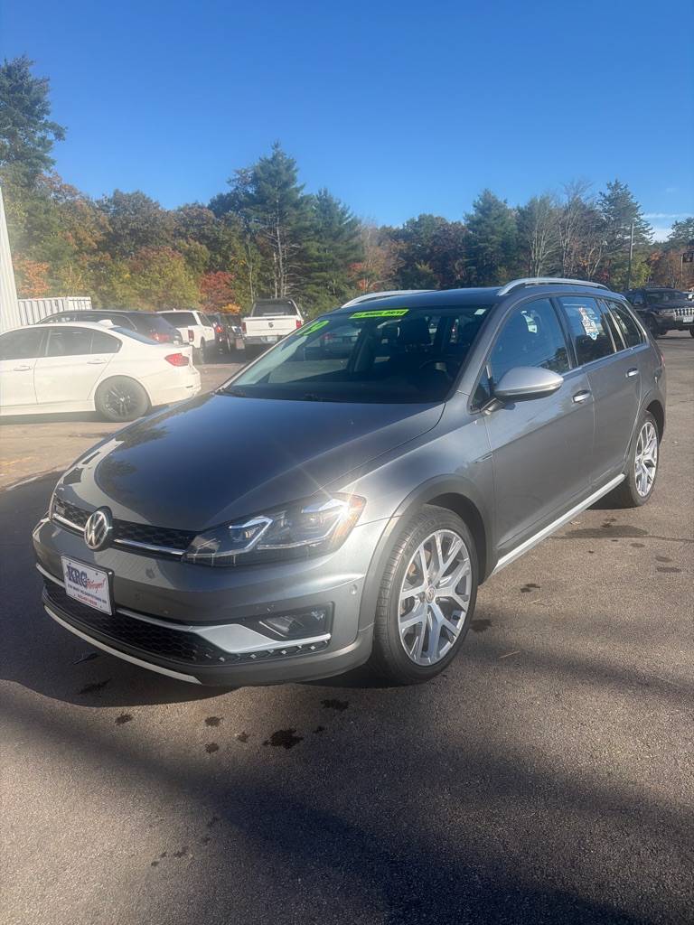 Photo 2 of this VOLKSWAGEN GOLF ALLTRACK