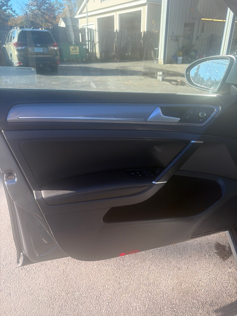 Photo 9 of this VOLKSWAGEN GOLF ALLTRACK