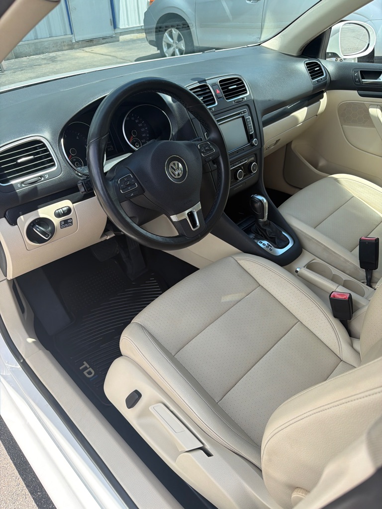 Photo 11 of this VOLKSWAGEN JETTA