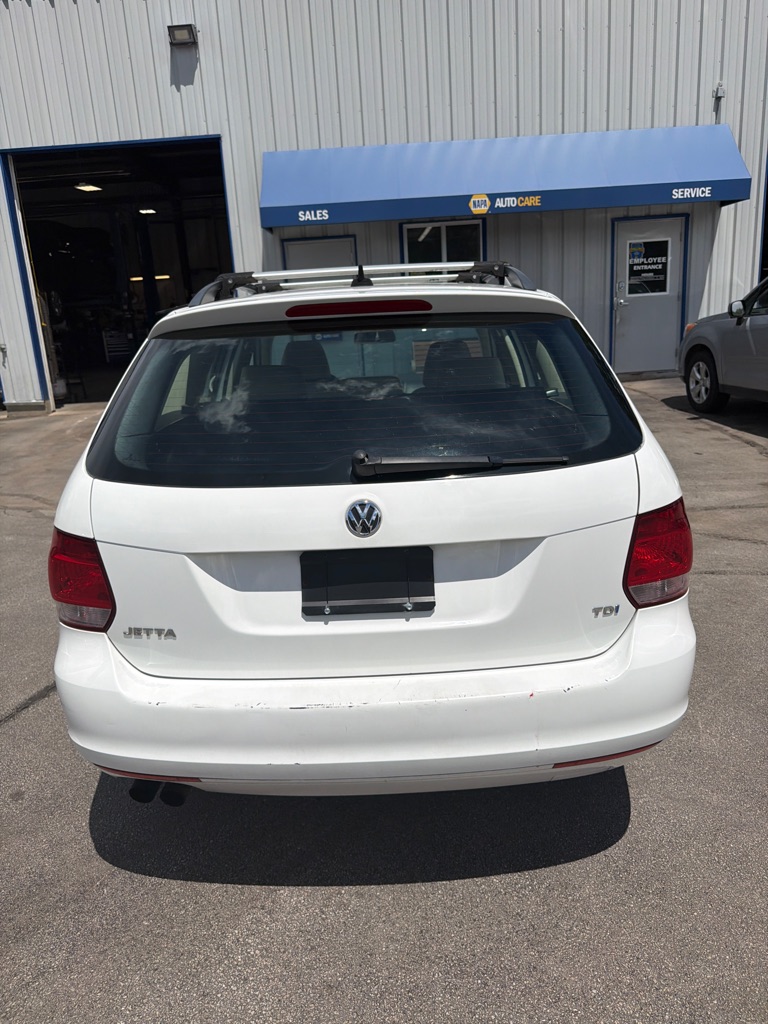 Photo 9 of this VOLKSWAGEN JETTA