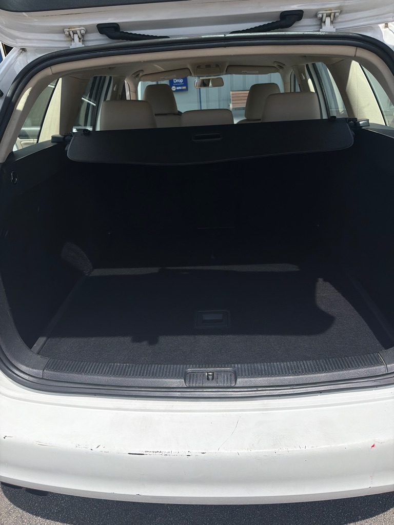 Photo 17 of this VOLKSWAGEN JETTA
