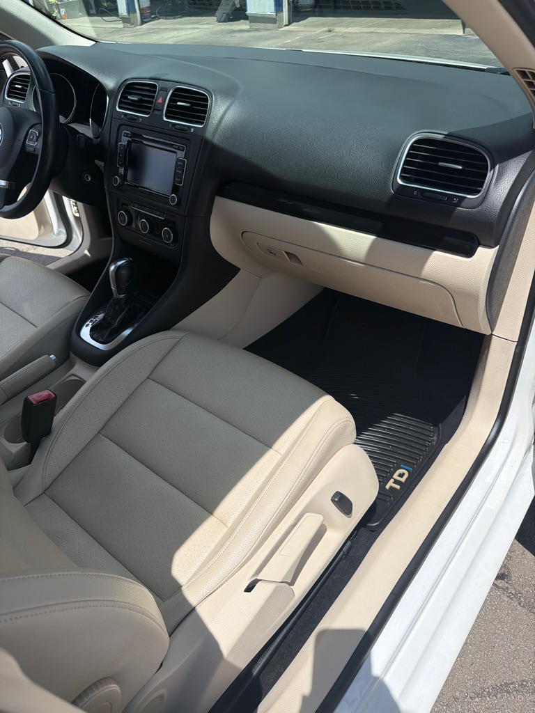 Photo 13 of this VOLKSWAGEN JETTA