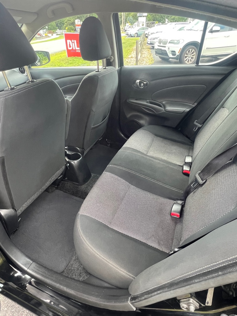 Photo 9 of this NISSAN VERSA
