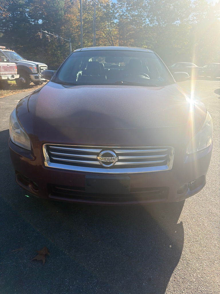 Photo 2 of this NISSAN MAXIMA