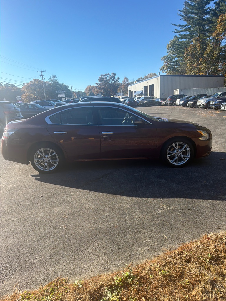 Photo 7 of this NISSAN MAXIMA