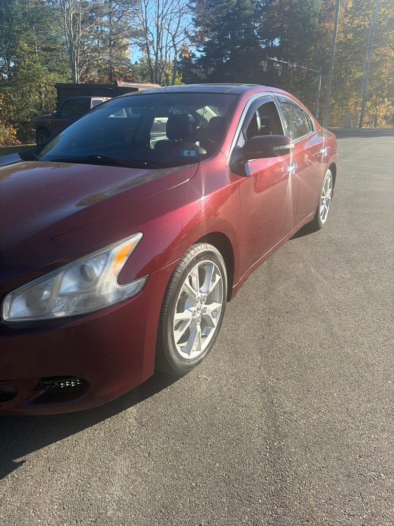 Photo 3 of this NISSAN MAXIMA