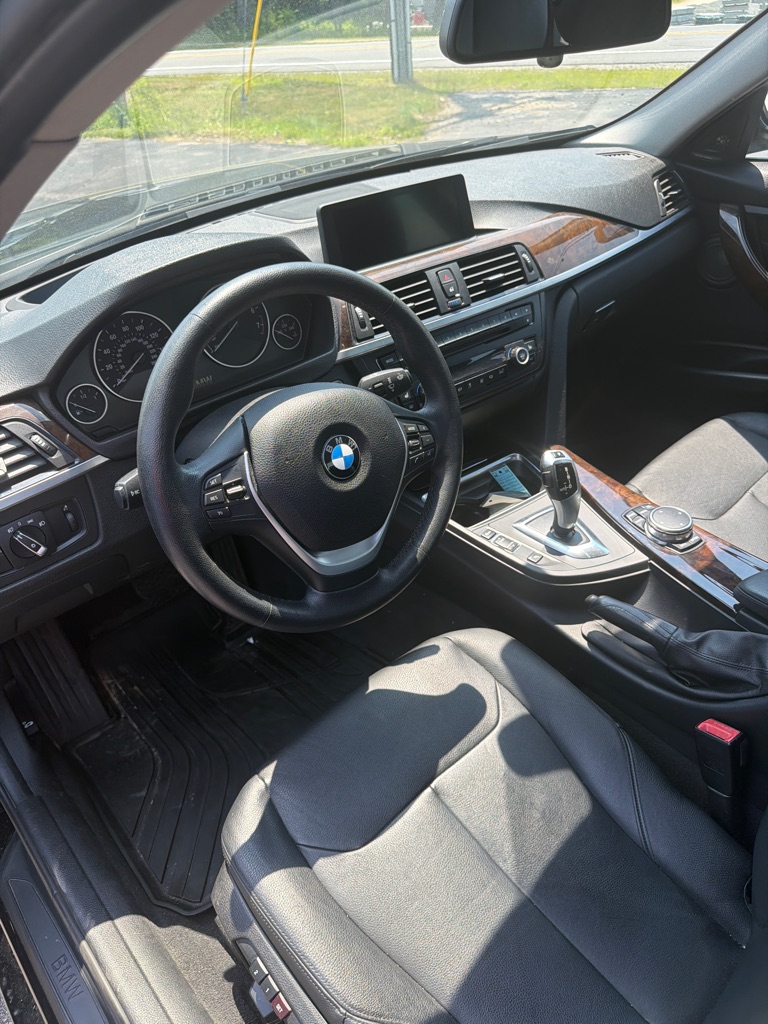 Photo 13 of this BMW 335