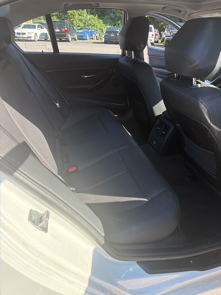 Photo 12 of this BMW 328