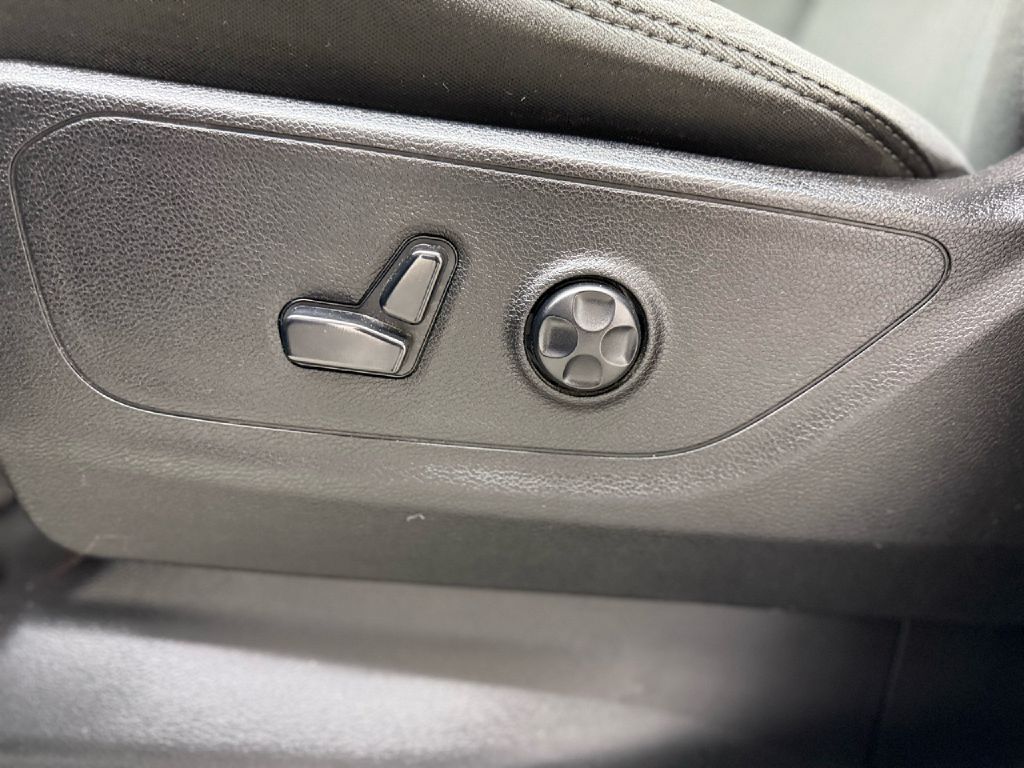 Photo 10 of this RAM 1500