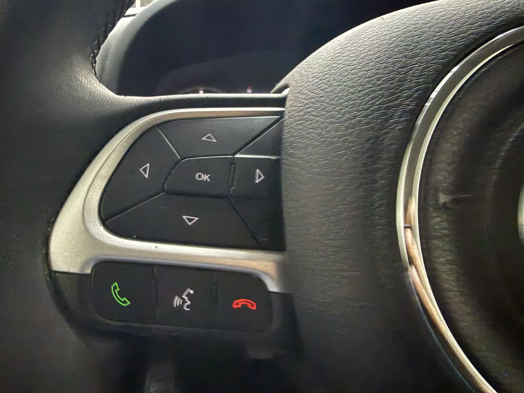 Photo 12 of this JEEP RENEGADE