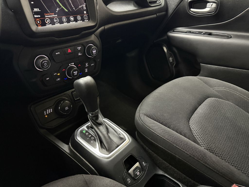 Photo 19 of this JEEP RENEGADE