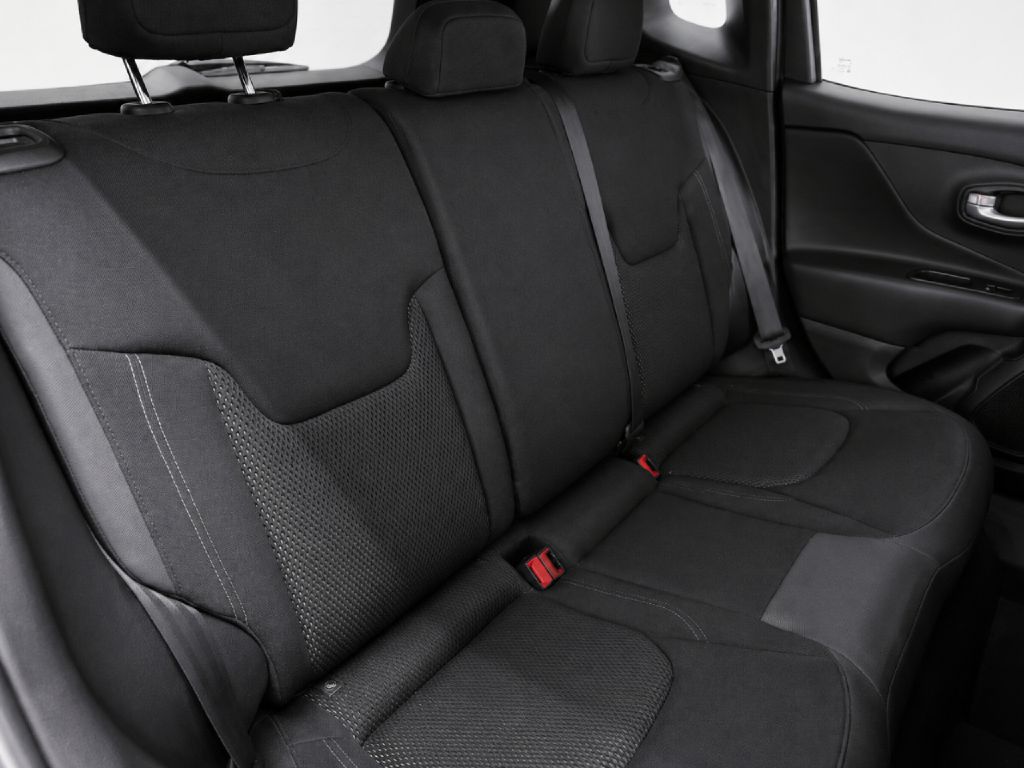 Photo 22 of this JEEP RENEGADE