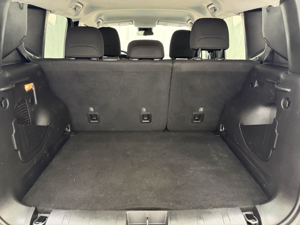 Photo 24 of this JEEP RENEGADE