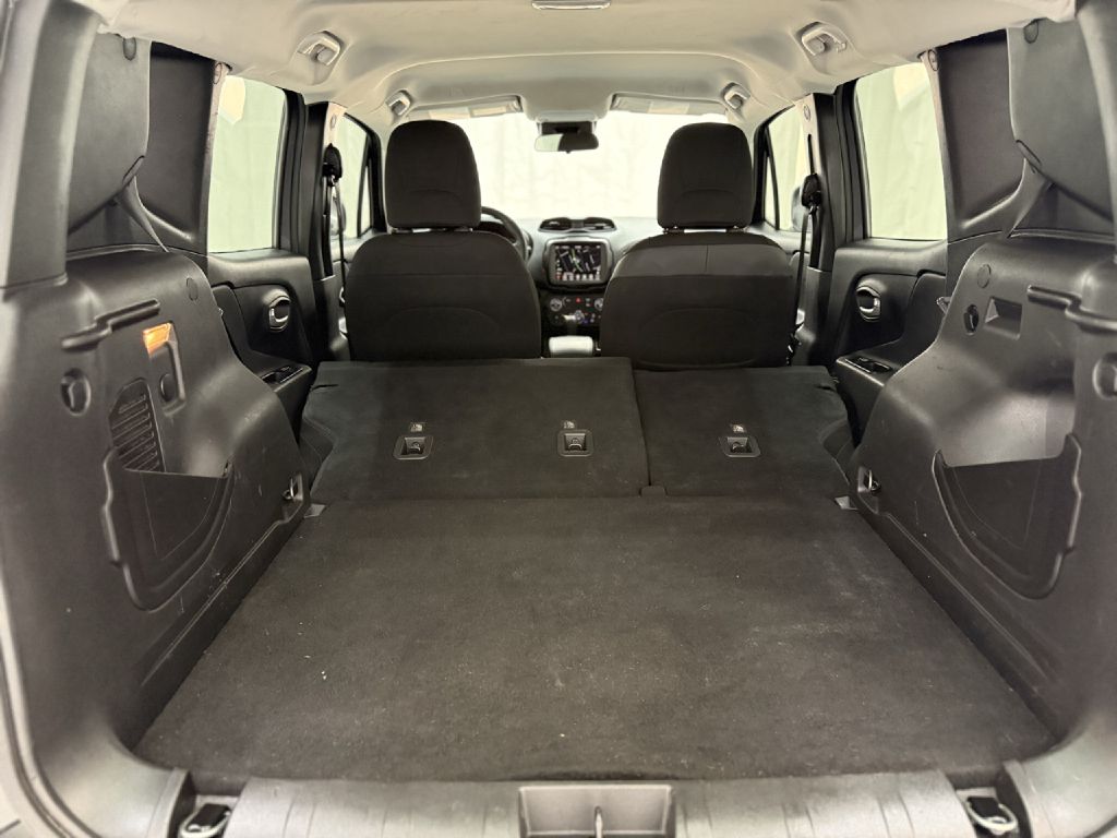 Photo 26 of this JEEP RENEGADE