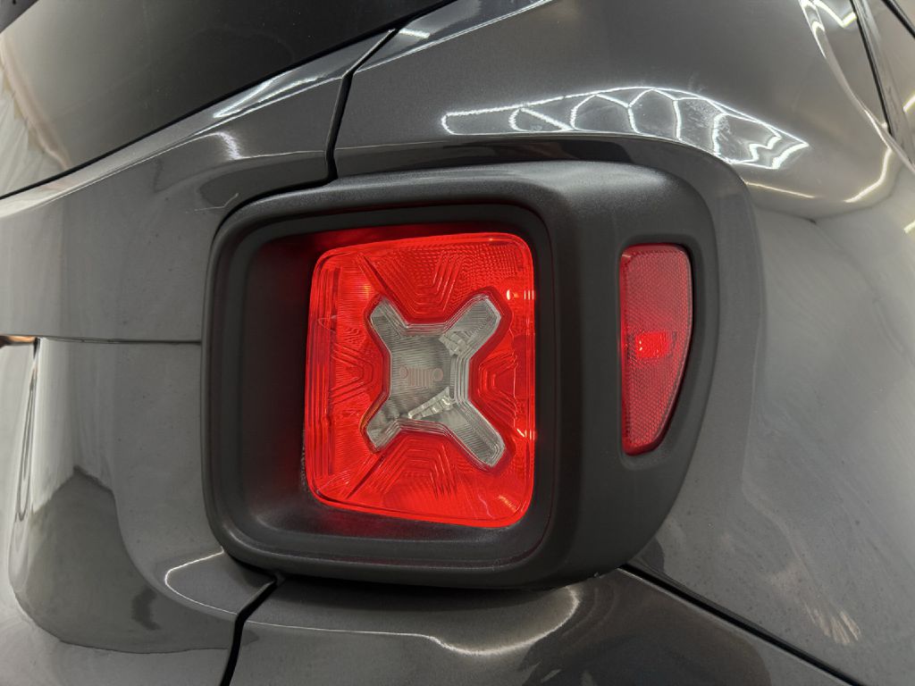 Photo 36 of this JEEP RENEGADE