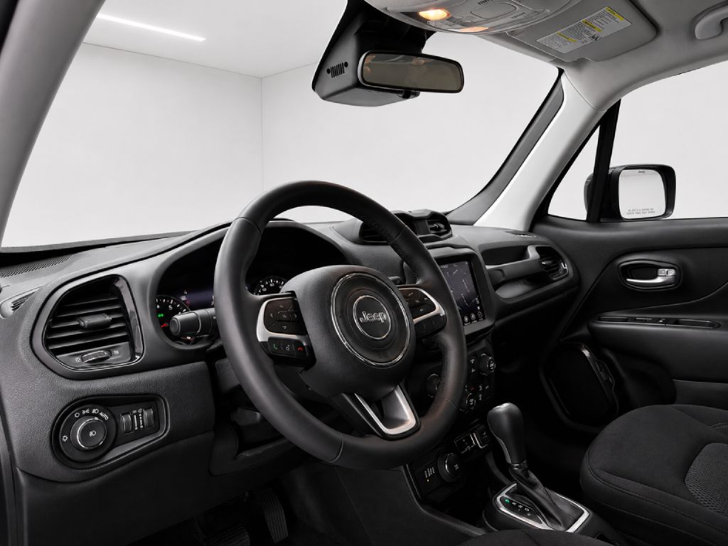 Photo 38 of this JEEP RENEGADE